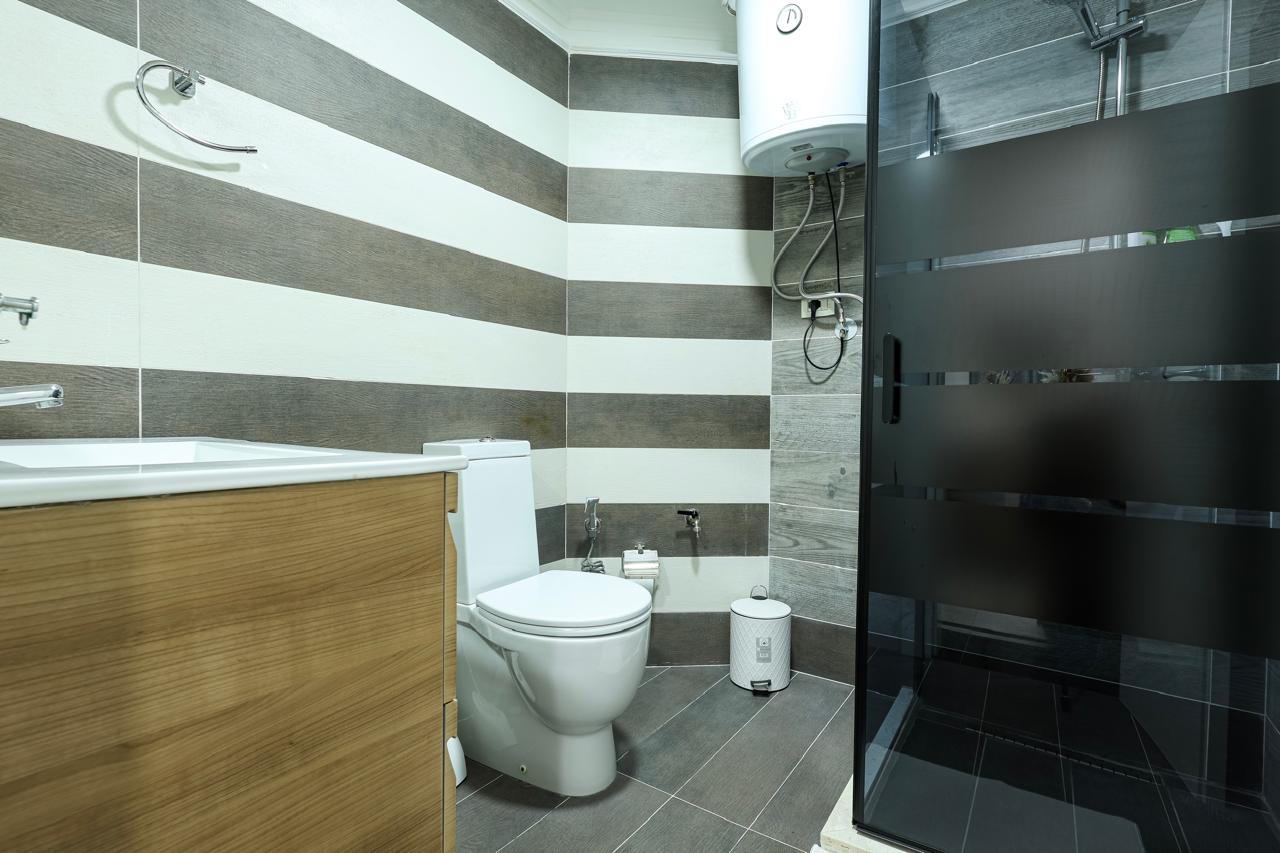 Ground-floor studio on the boulevard, Durrës
