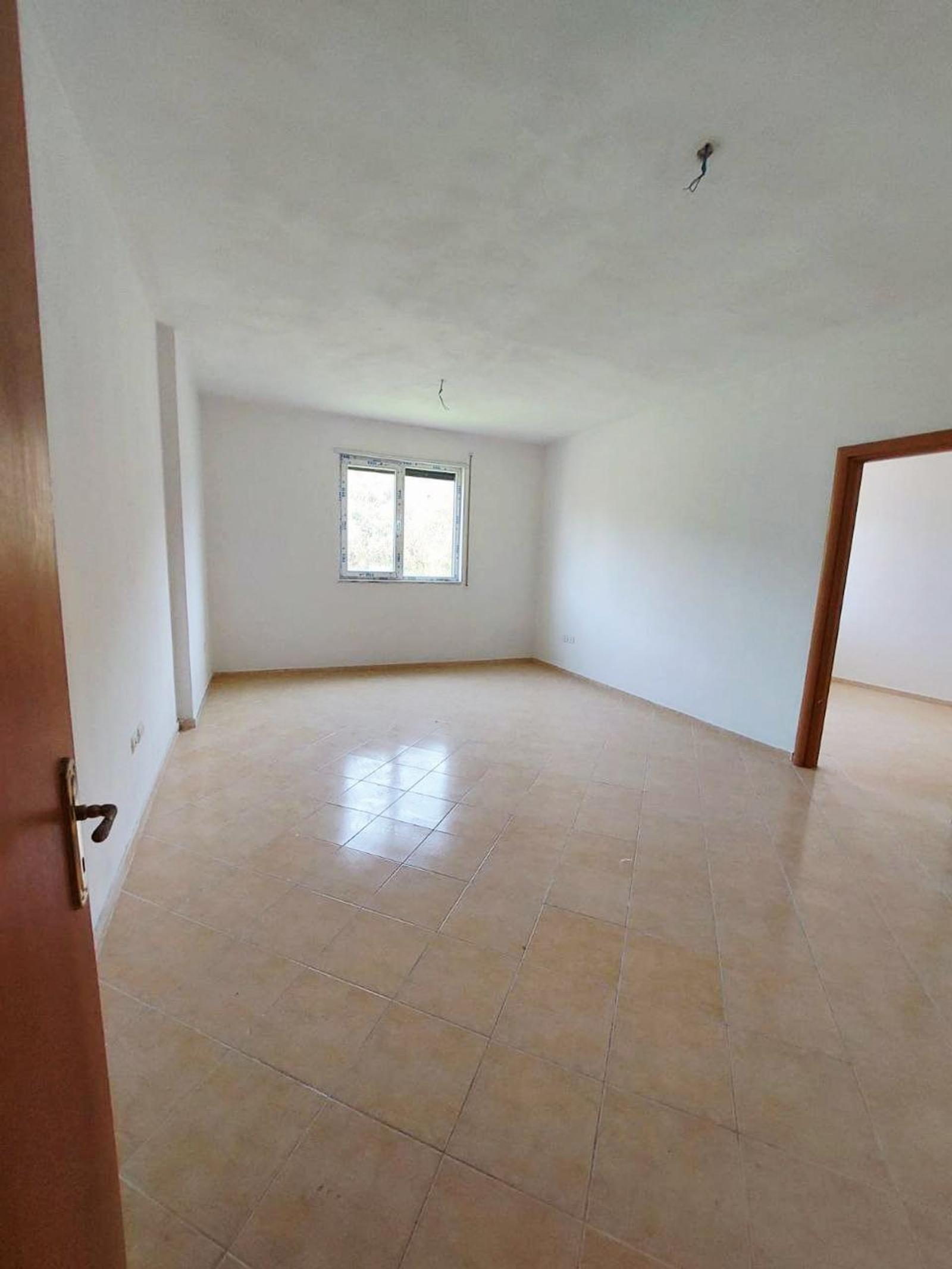 Wohnung 2+1 zum Kauf in Shkëmbi, Durrës, 115 m² — Foto 1 von 8