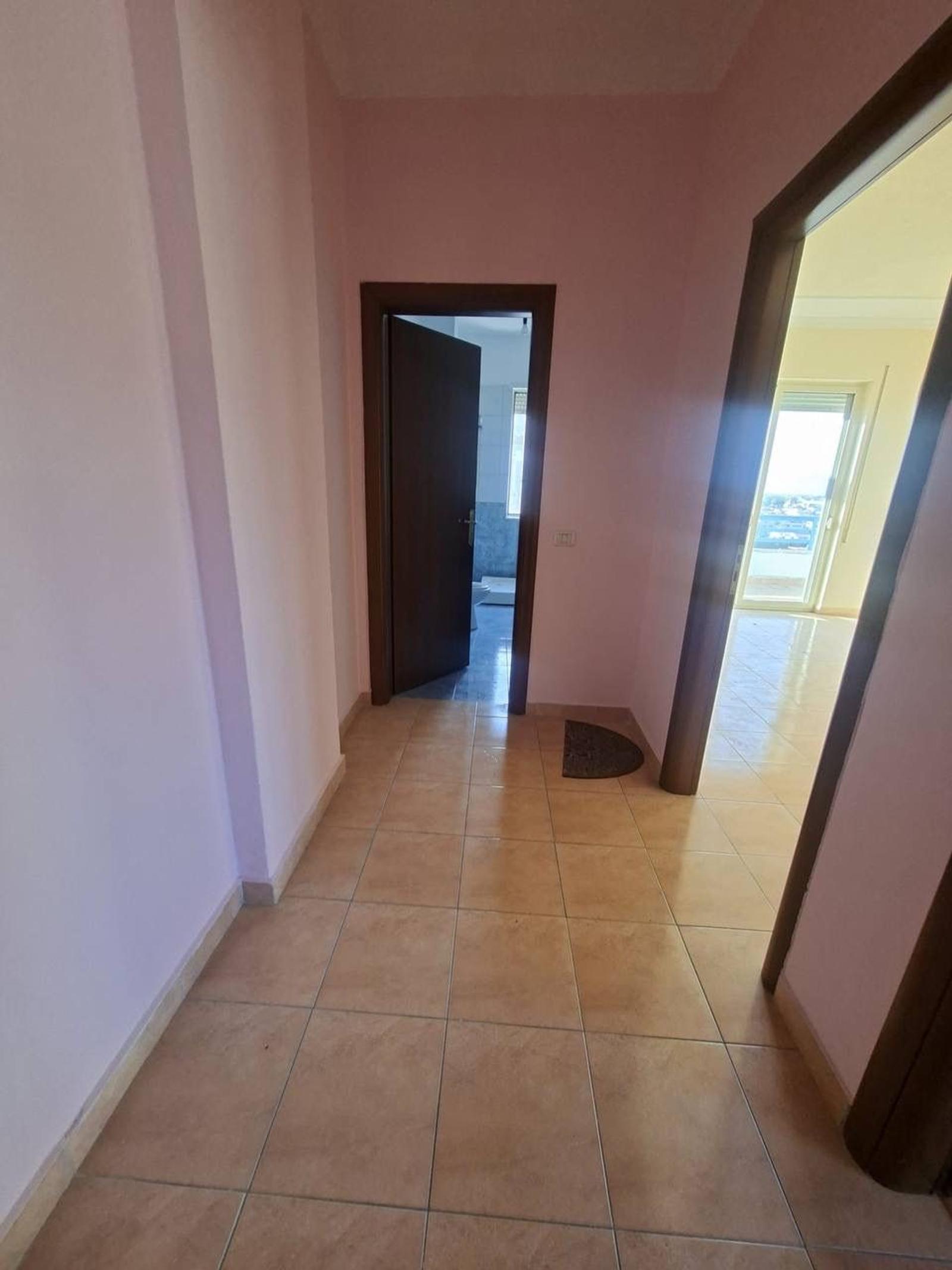 1+1 apartment for sale in Plazh, Durres, 75 m² — photo 3 of 8