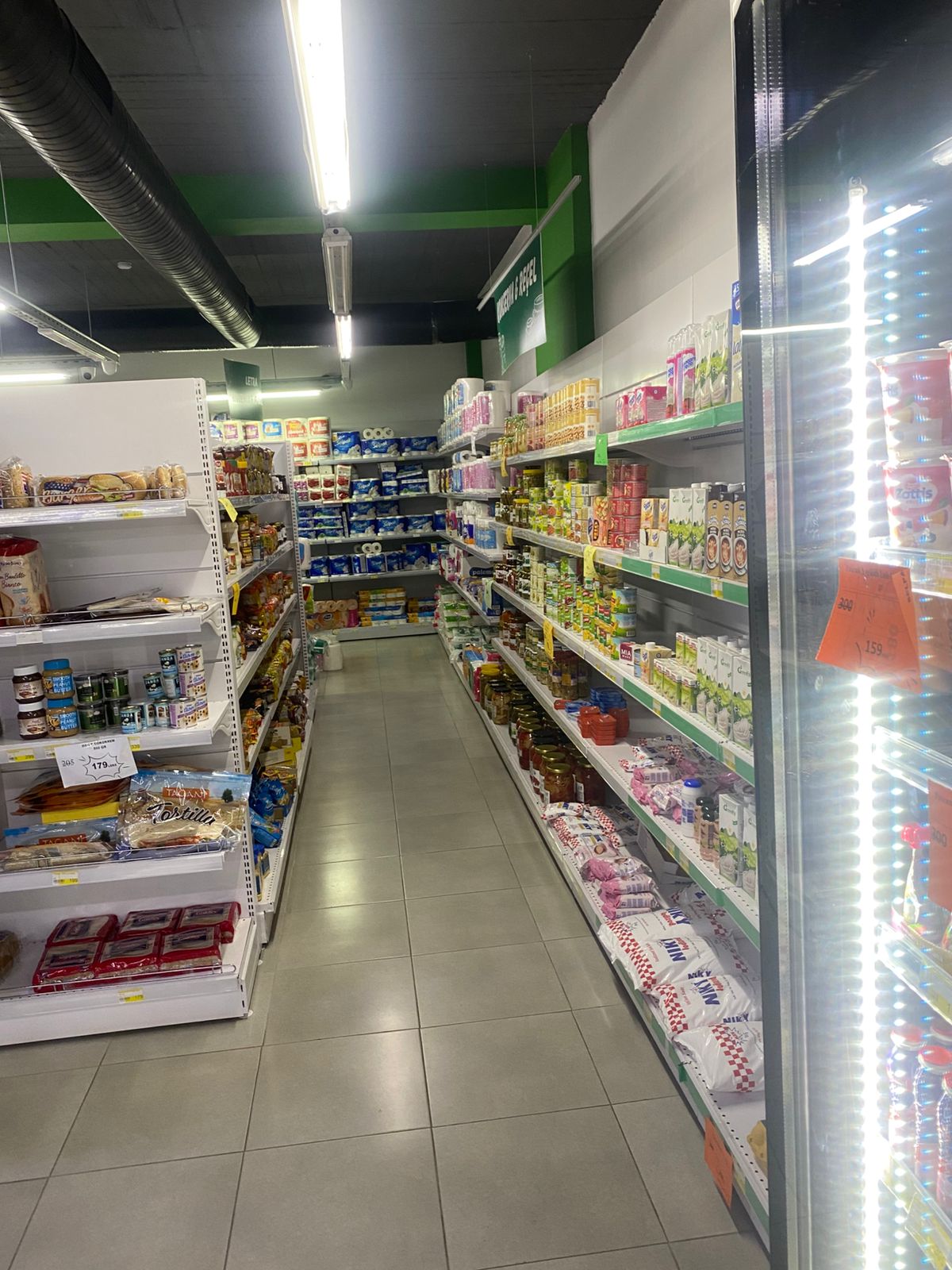 Działający supermarket, Kodra e Diellit, Tirana