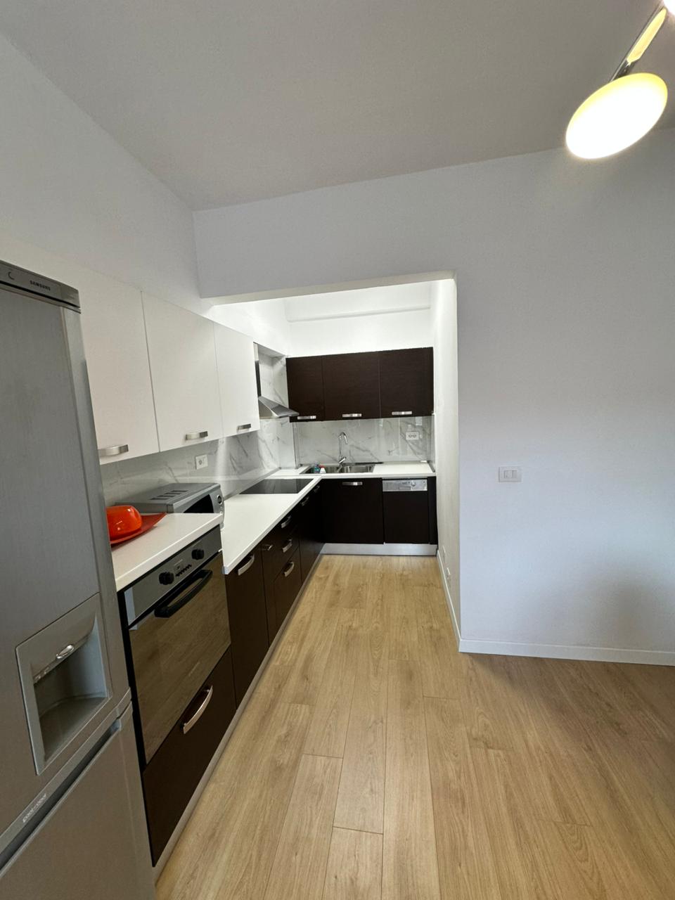 Shitet Apartament 3+1 | Tek Markata, Durrës