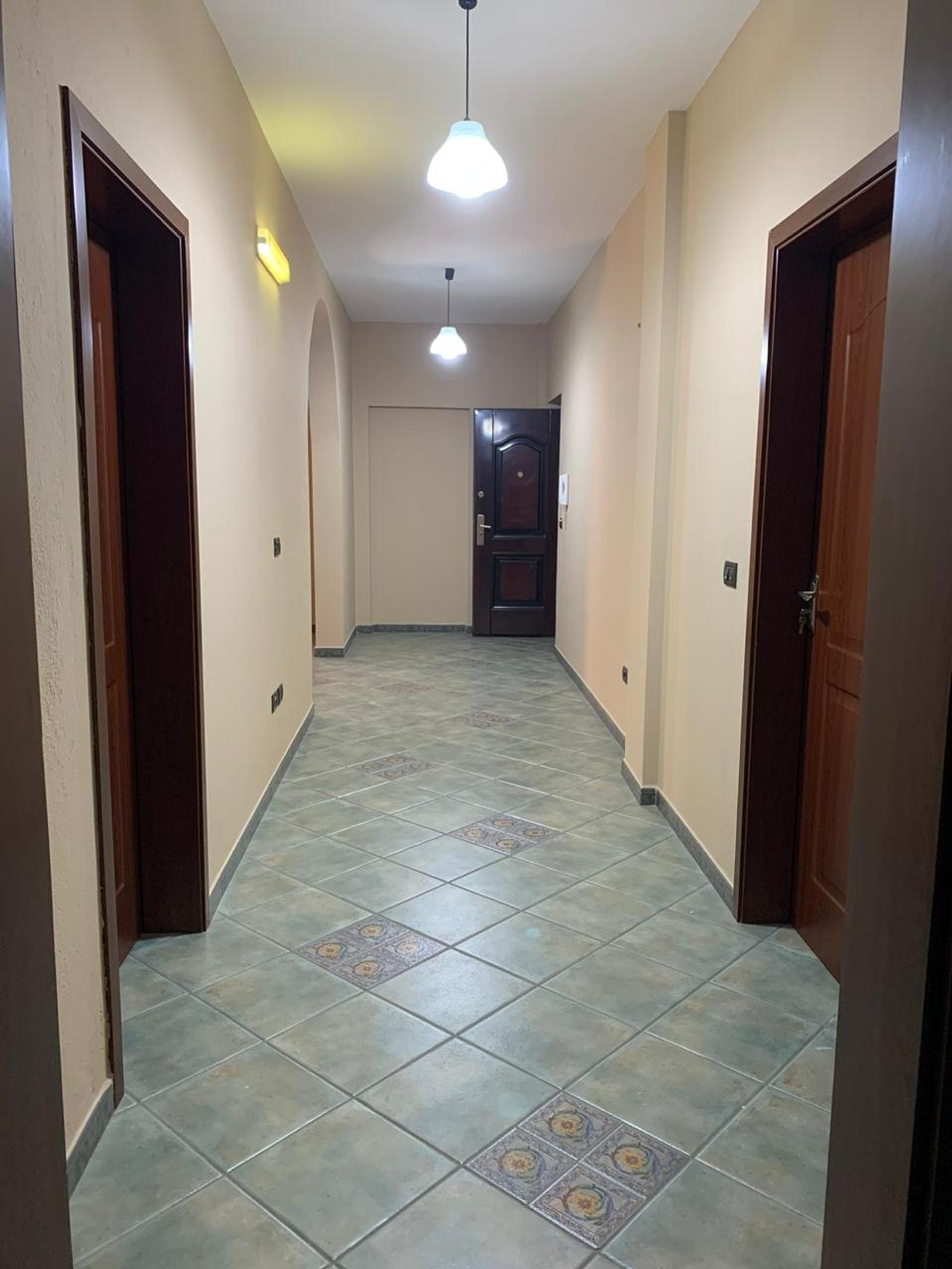 Villa zum Kauf in Stadtzentrum, Durrës, 824 m² — Foto 6 von 6