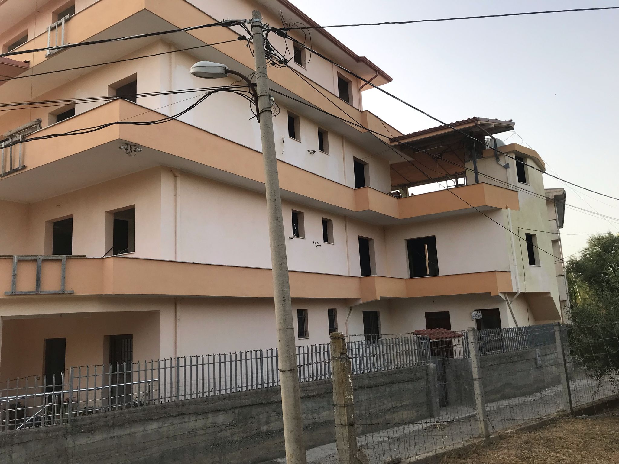 Shitet Vilë 5-Katëshe | Arapaj, Durrës