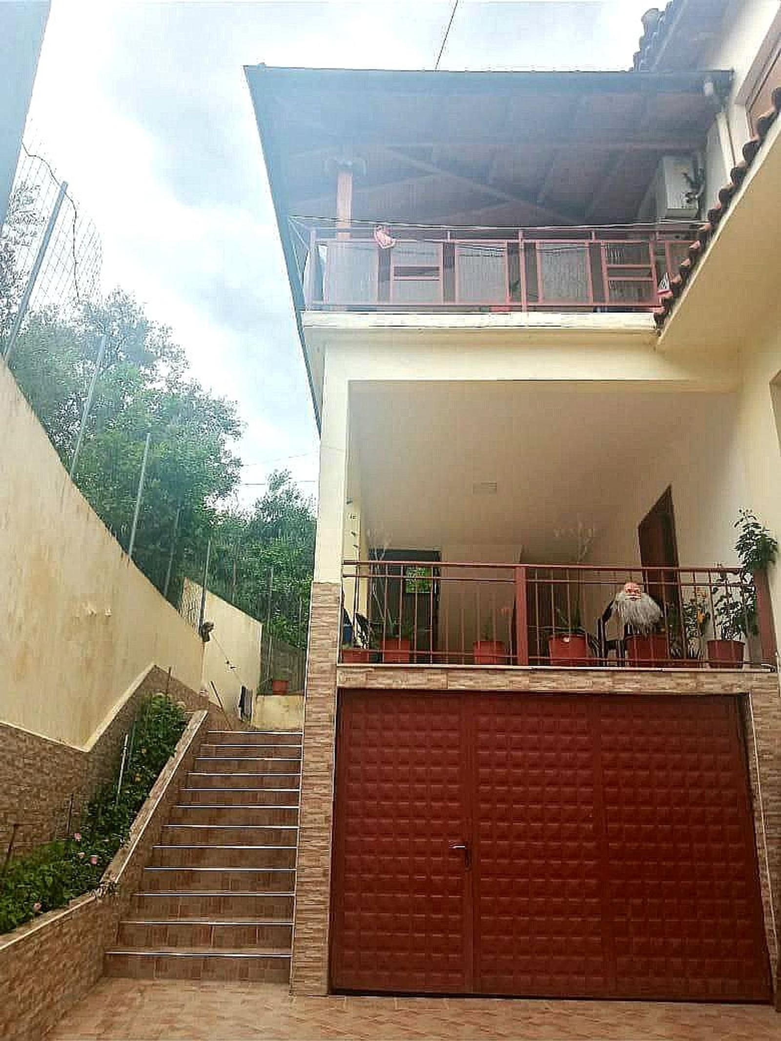 Будинок 4+2 з гаражем, Вльора, 280 м² + ділянка 370 м²