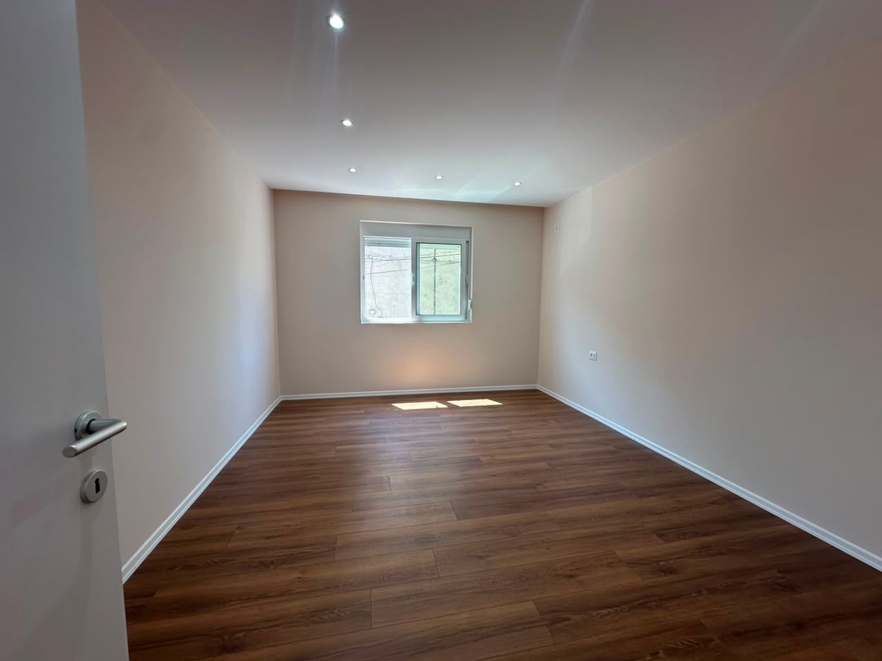 Shitet Apartament 2+1 | Lagjja 16, Durrës