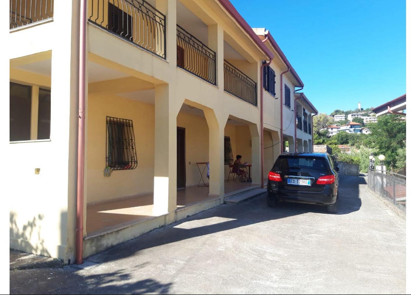 Casa con terreno vicino a Villa Zogu, 260 m² + 444 m² di terreno, Centro città, Durazzo