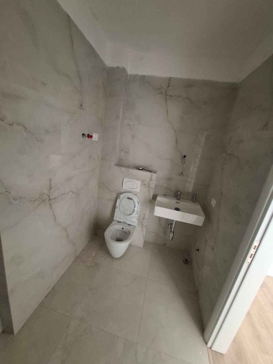 Shitet Apartament 2+1+2 Tualete | Plazh Iliria, Durrës