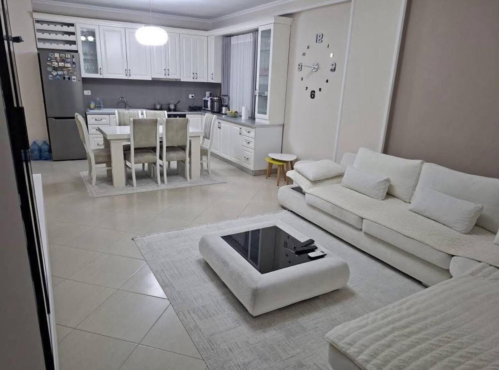 2+1 with balcony, Tirana, 119 m²
