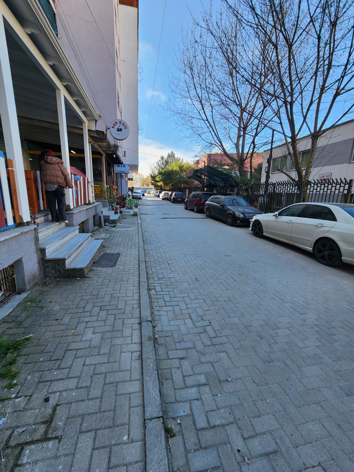 Shitet Apartament 1+1 | Pranë Shkollës "Bajram Curri", Plazh, Durrës.