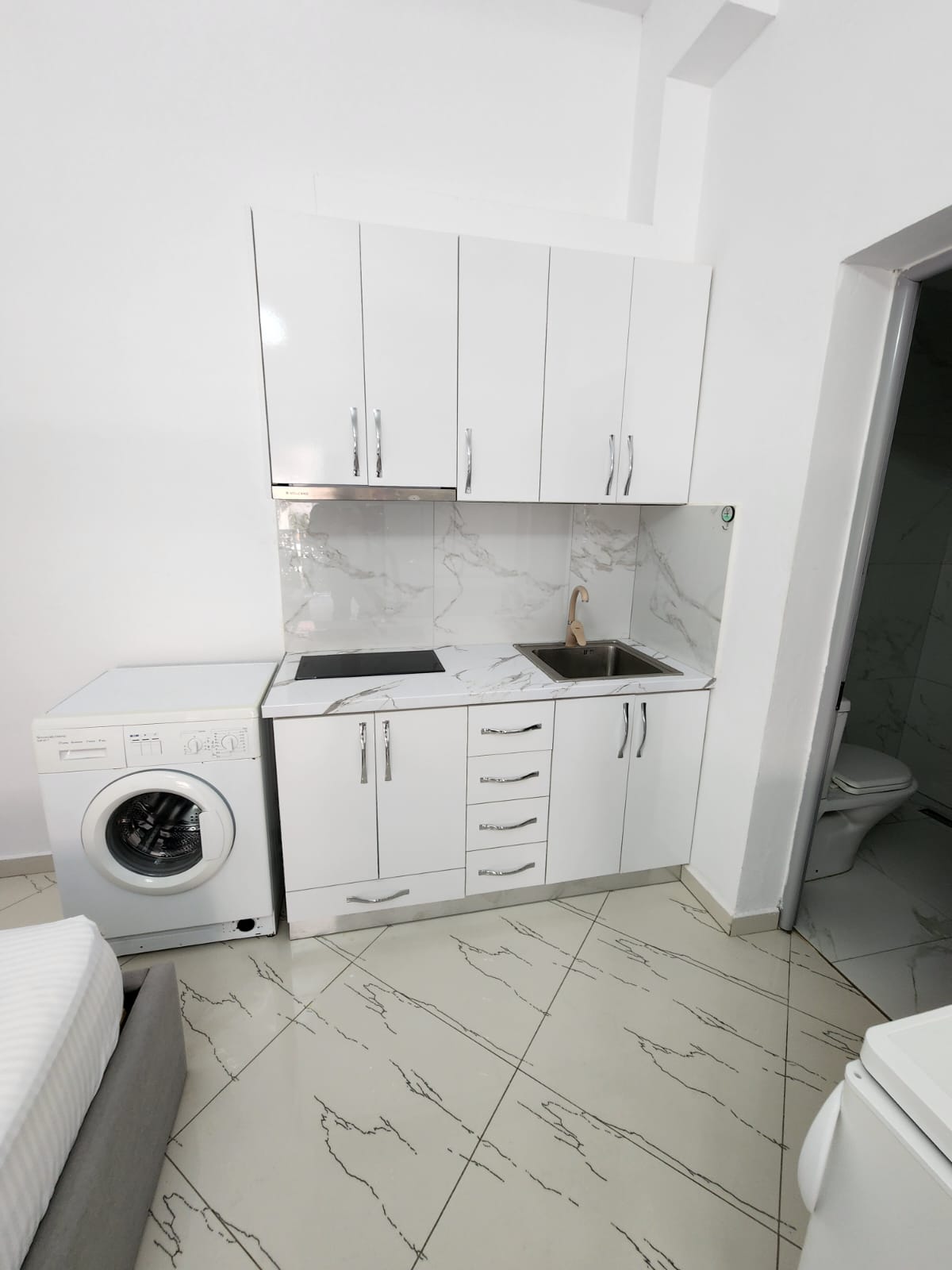 Shitet Garsoniere | Iliria, Plazh, Durrës