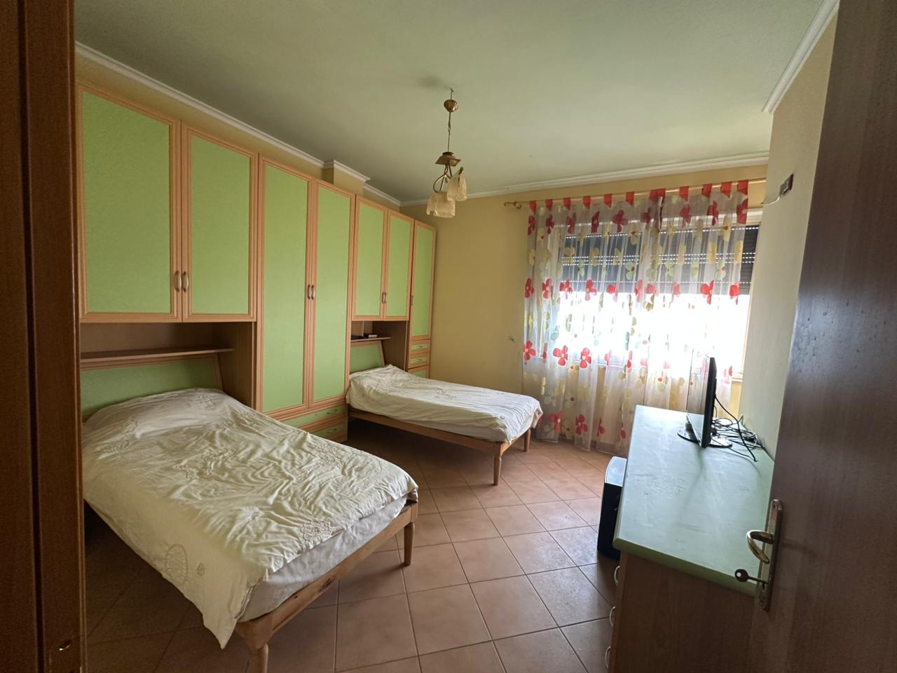 Shitet Apartament 2+1+2 me Pamje Deti | Blue Star, Durrës