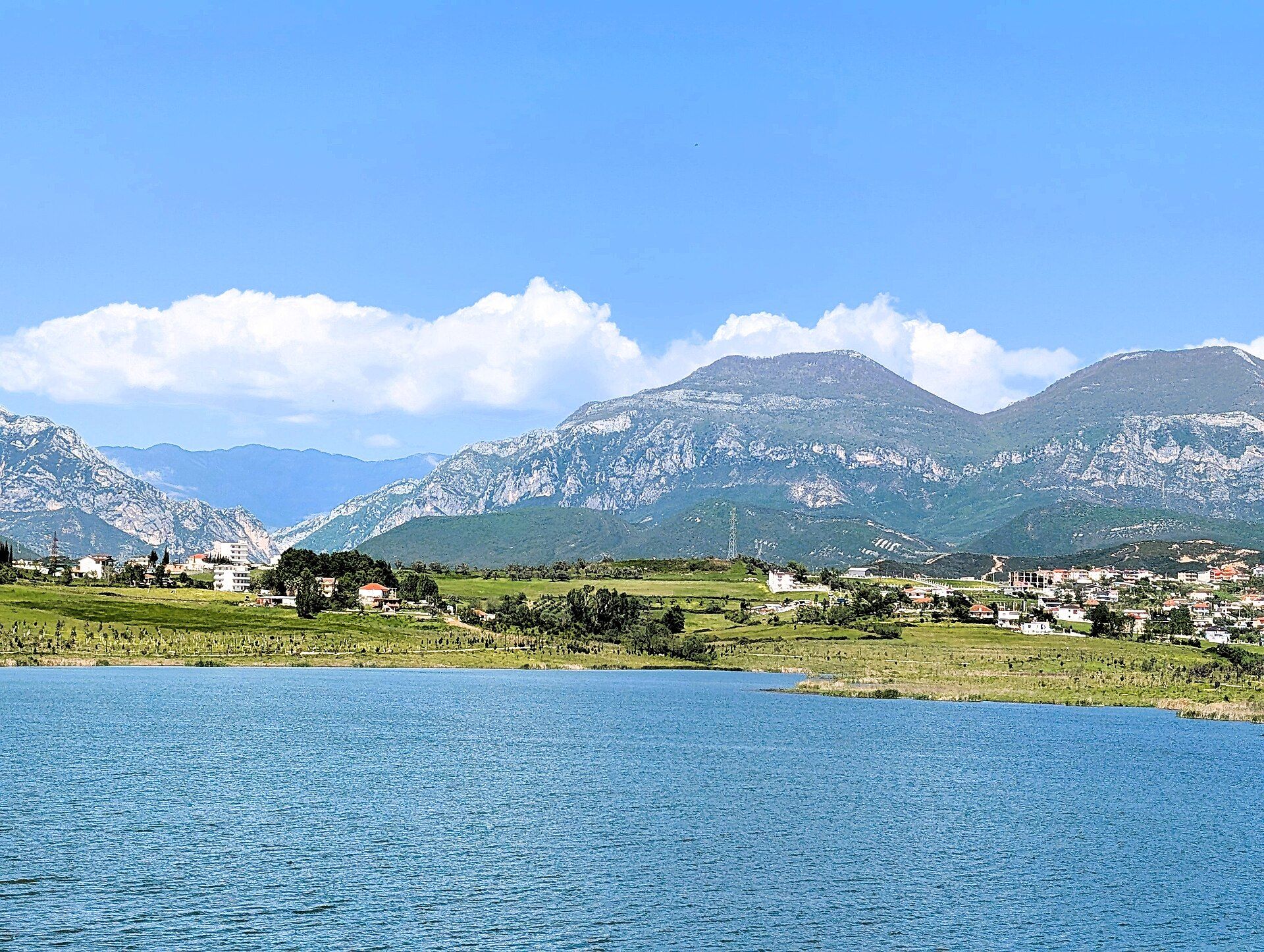 Paskuqan Lake with the Dajti mountains behind — Anatavital