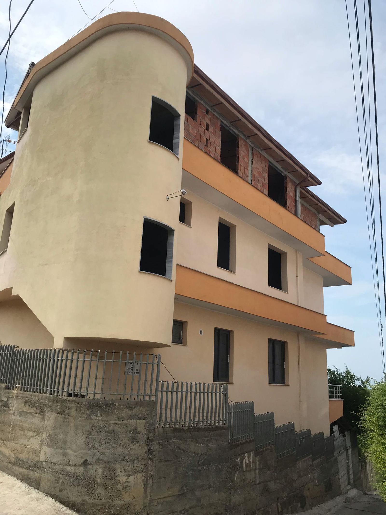 Villa for sale in Arapaj, Durres, 941 m² — photo 4 of 6