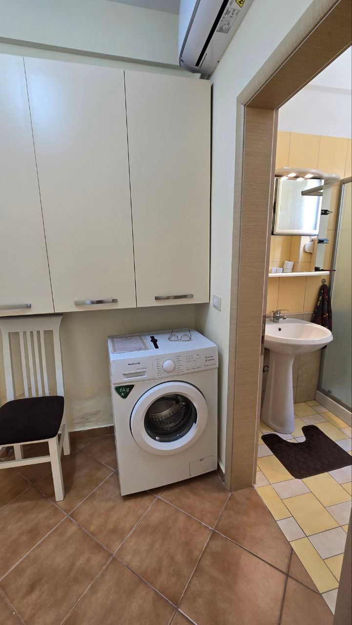 Apartament 1+1 pranë malit