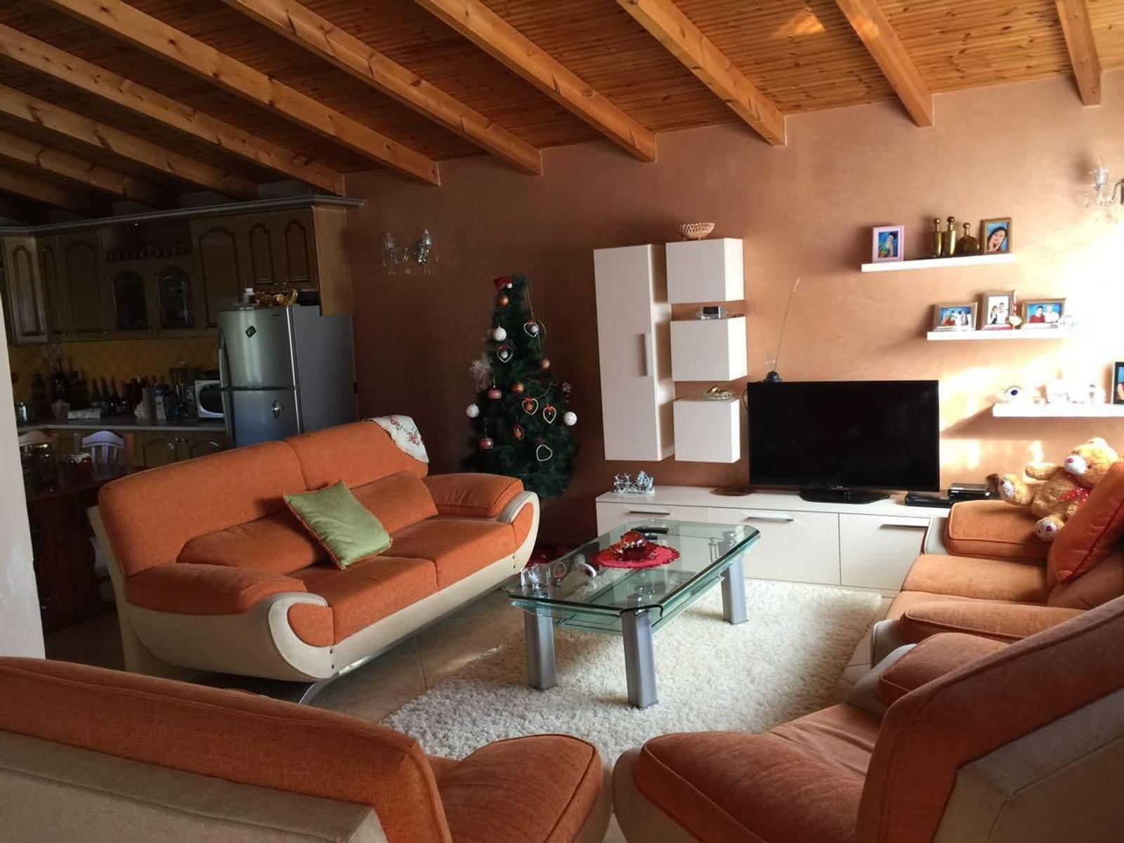 Будинок 4+2 з гаражем, Вльора, 280 м² + ділянка 370 м²