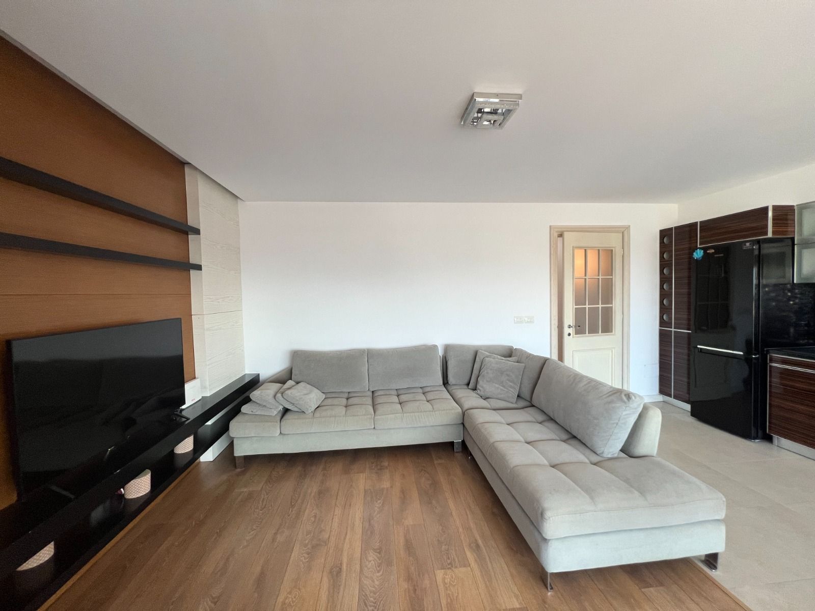 Shitet Apartament 2+1 | Pranë Bulevardit Kryesor, Durrës