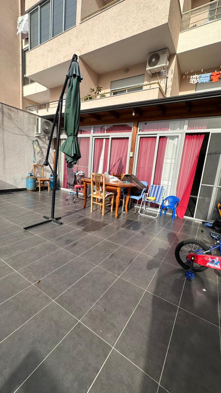 Shitet Apartament 2+1 + 2 Tualete + Verandë | Lagjja 18, Durrës