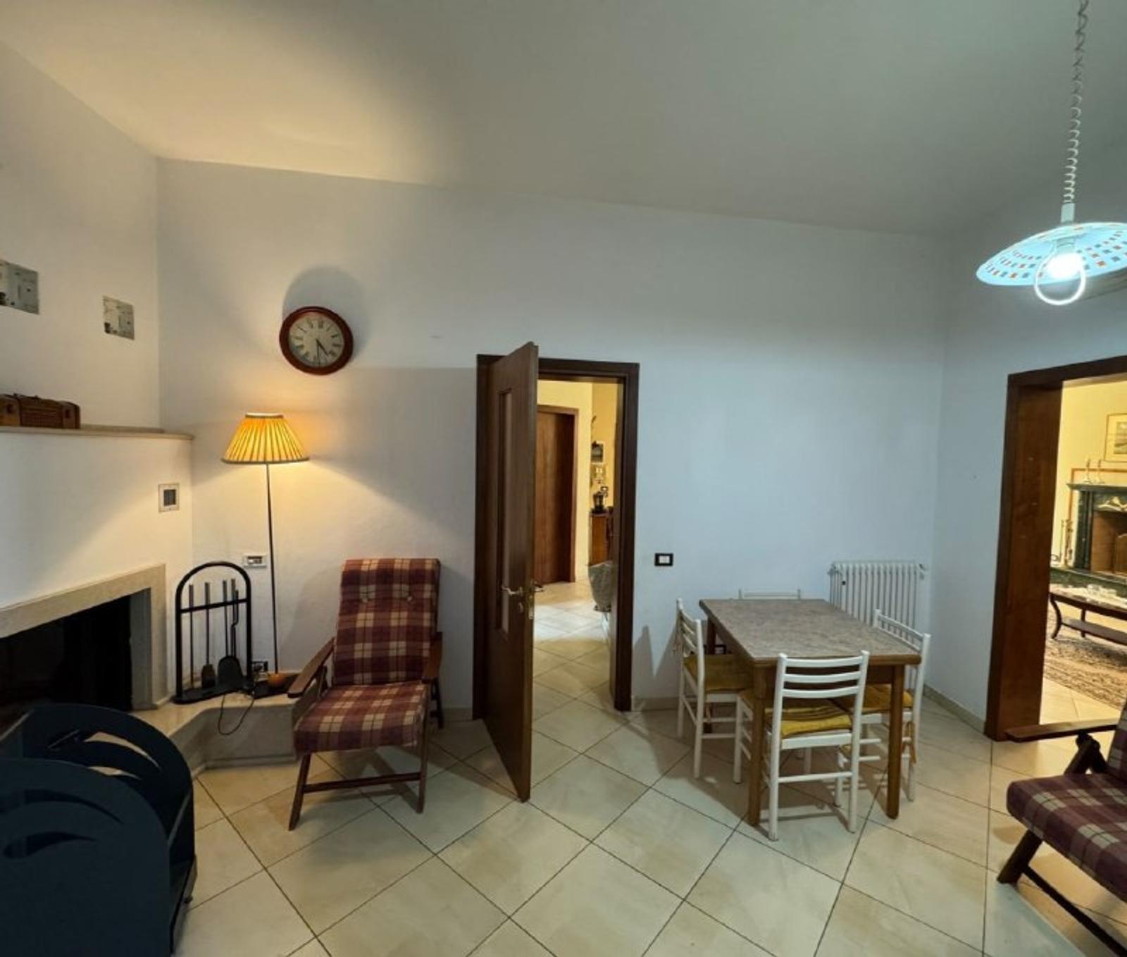 Two-storey house with a plot, Kavajë, 230 m², Durres