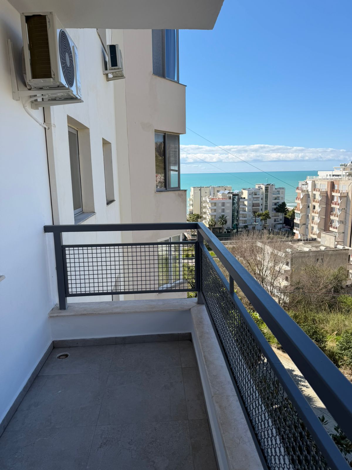 Shitet Apartament 2+1 me Pamje Deti | Shkëmbi i Kavajës, Durrës