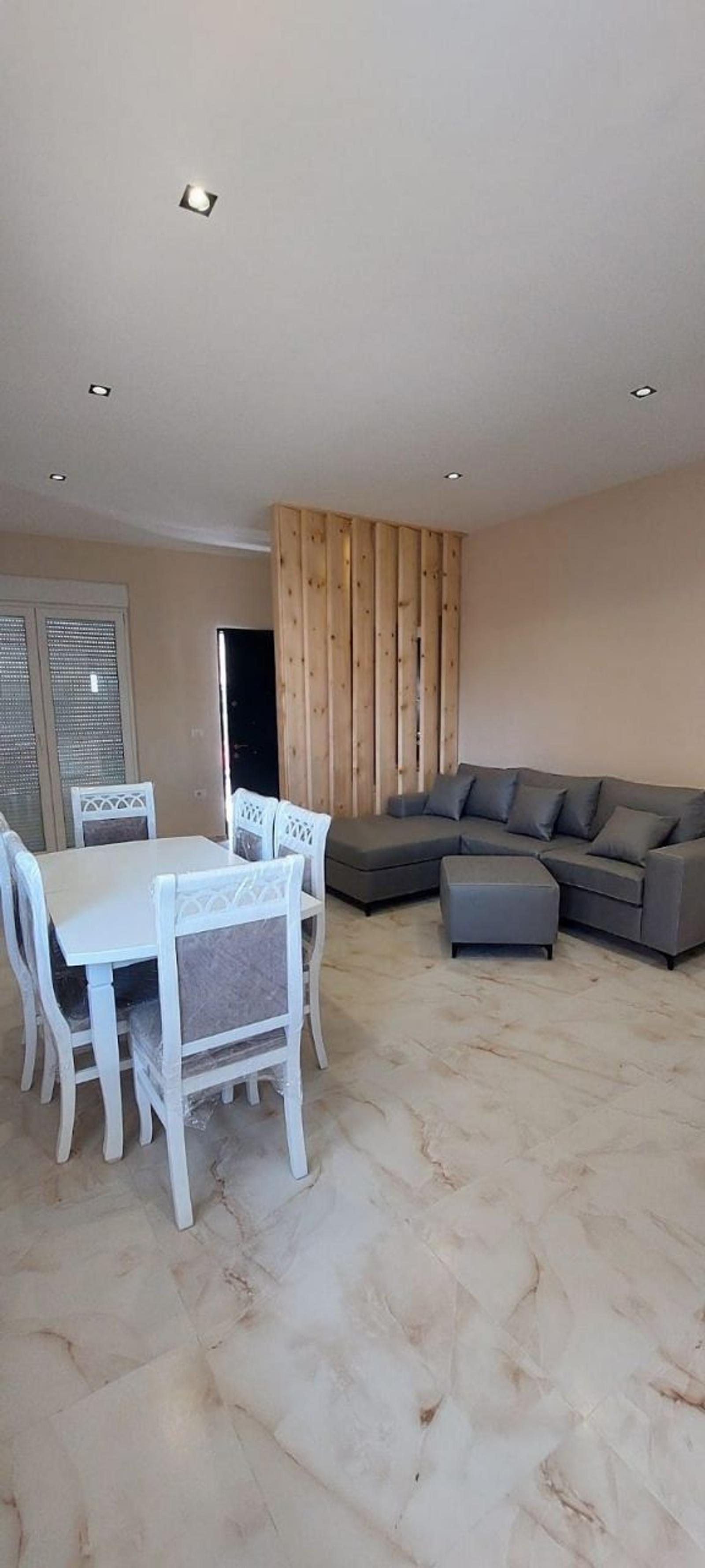 Wohnung 3+1 zum Kauf in Golem, Durrës, 132 m² — Foto 1 von 12