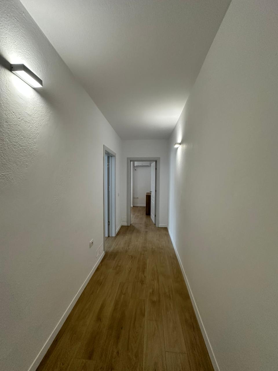 Shitet Apartament 3+1 | Tek Markata, Durrës