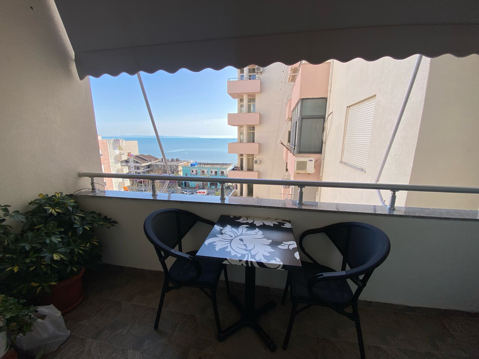 Shitet Apartament 3+1 | Rrota e Kuqe, Plazh, Durrës