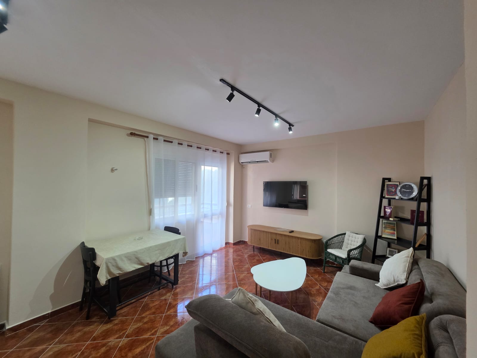 Shitet Apartament 1+1 | Shkëmbi i Kavajës, Durrës