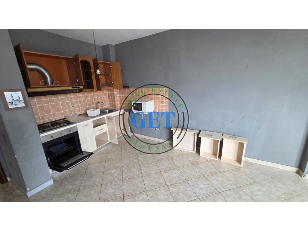 Shitet Apartament 2+1 | Lagjja 18, Durrës
