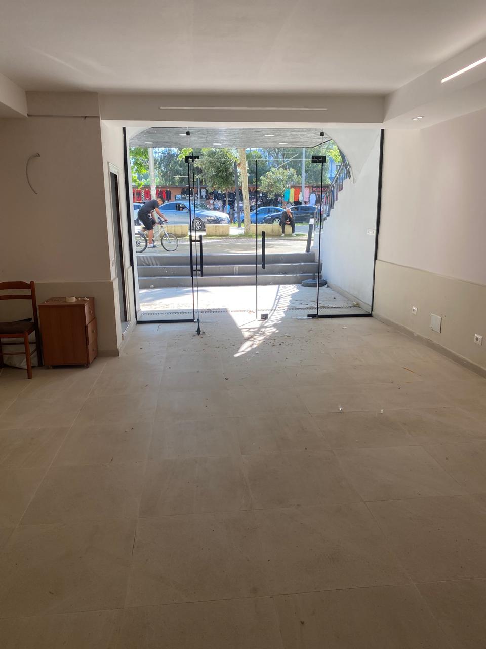 Shitet Ambient Biznesi | Plazh Iliria, Durrës