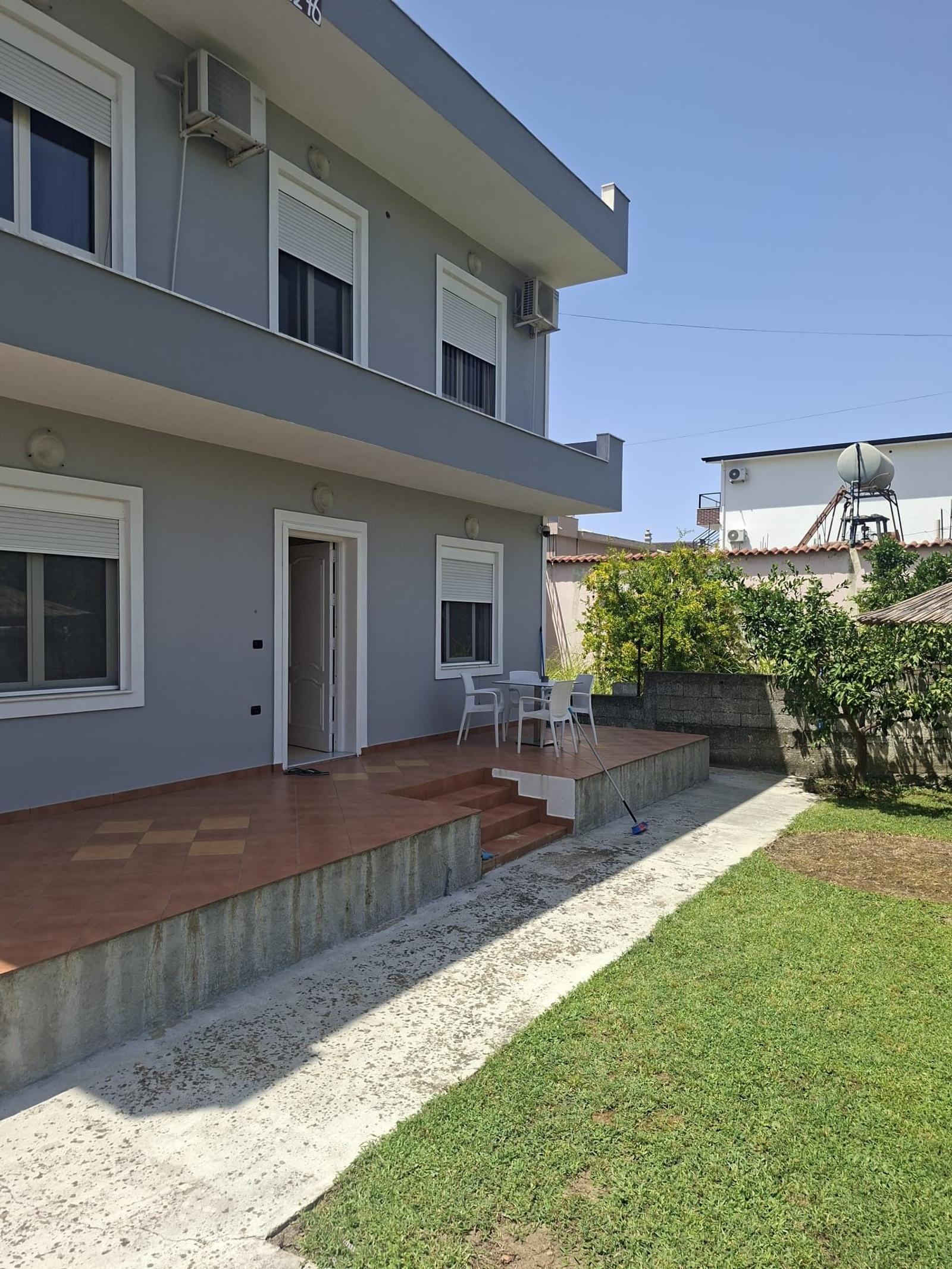 Casa 5+1 con 3 bagni e cucina separata, Plazh, 266 m², Durazzo
