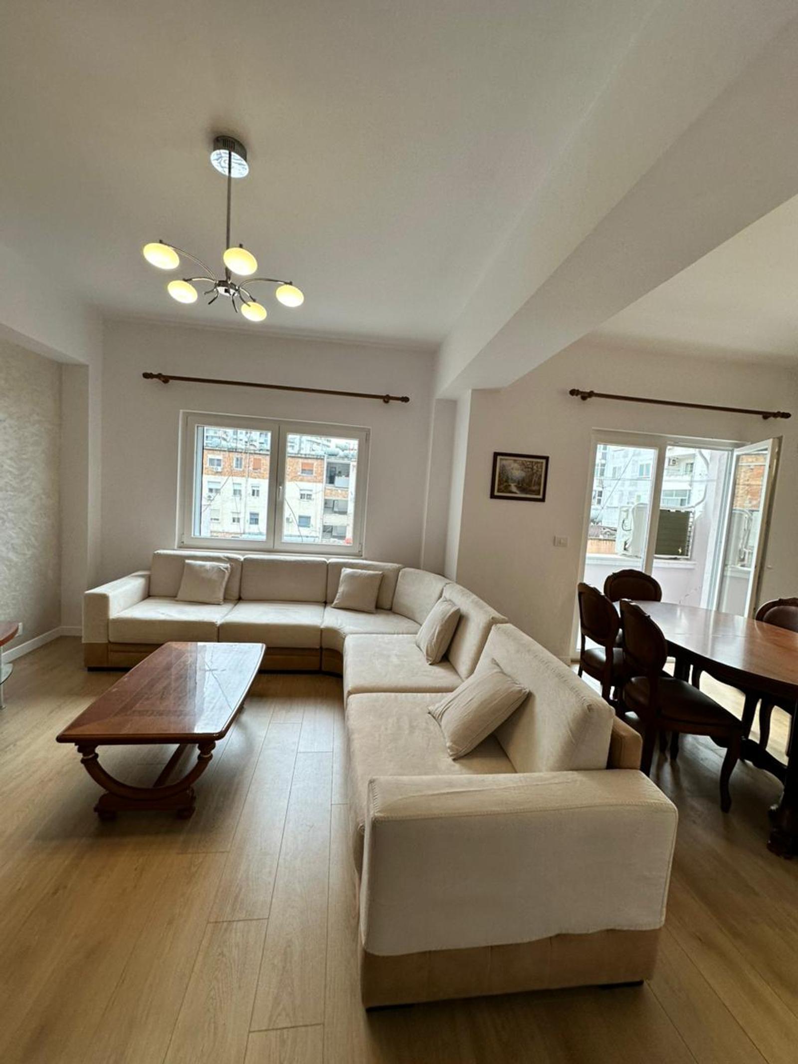 Wohnung 2+1 zum Kauf in Stadtzentrum, Durrës, 120 m² — Foto 2 von 24