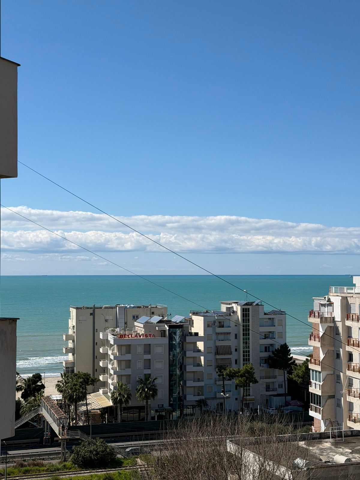 Shitet Apartament 2+1 me Pamje Deti | Shkëmbi i Kavajës, Durrës