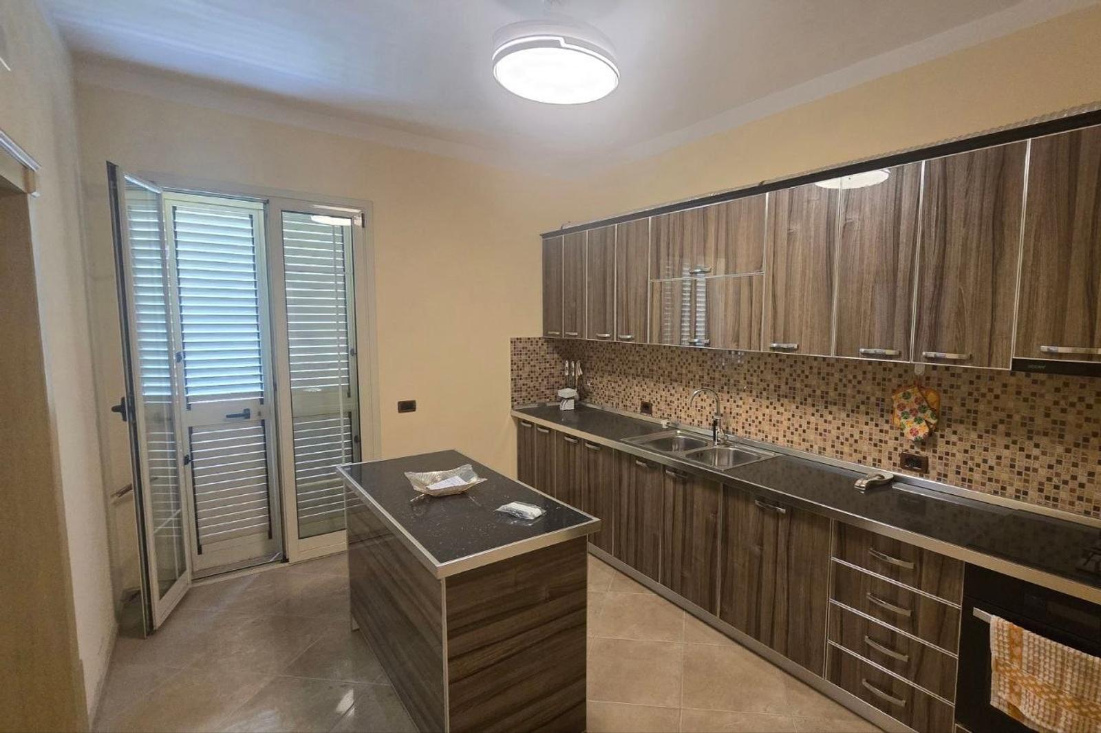 Villa zum Kauf in Plazh, Durrës, 390 m² — Foto 12 von 19