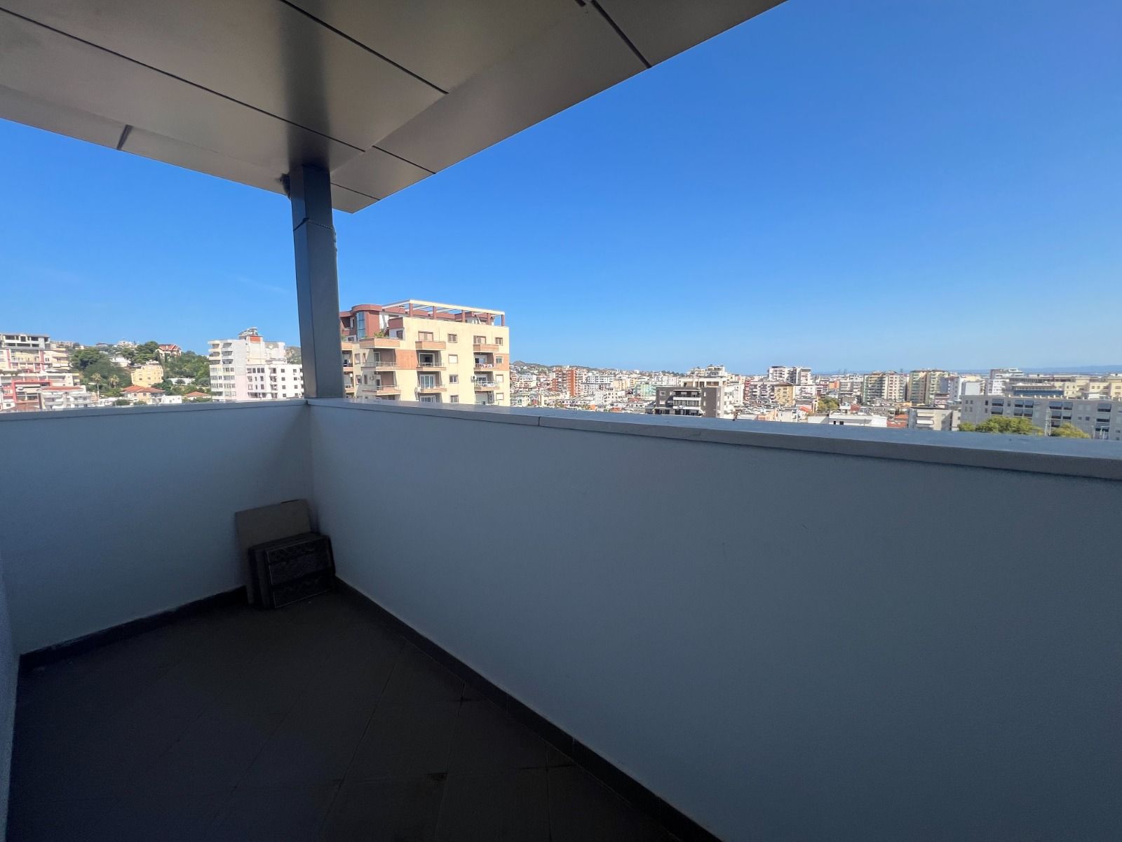 Shitet Apartament 2+1 | Pranë Bulevardit Kryesor, Durrës