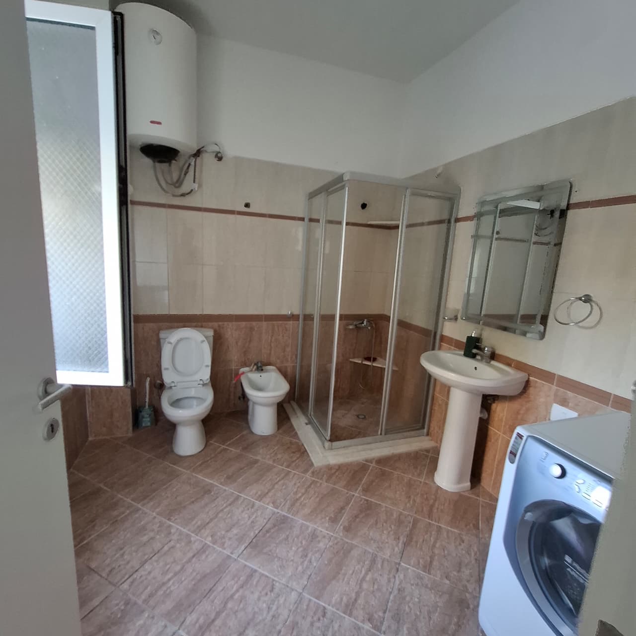Shitet Shtëpi Private | Lagjja e Re, Durrës