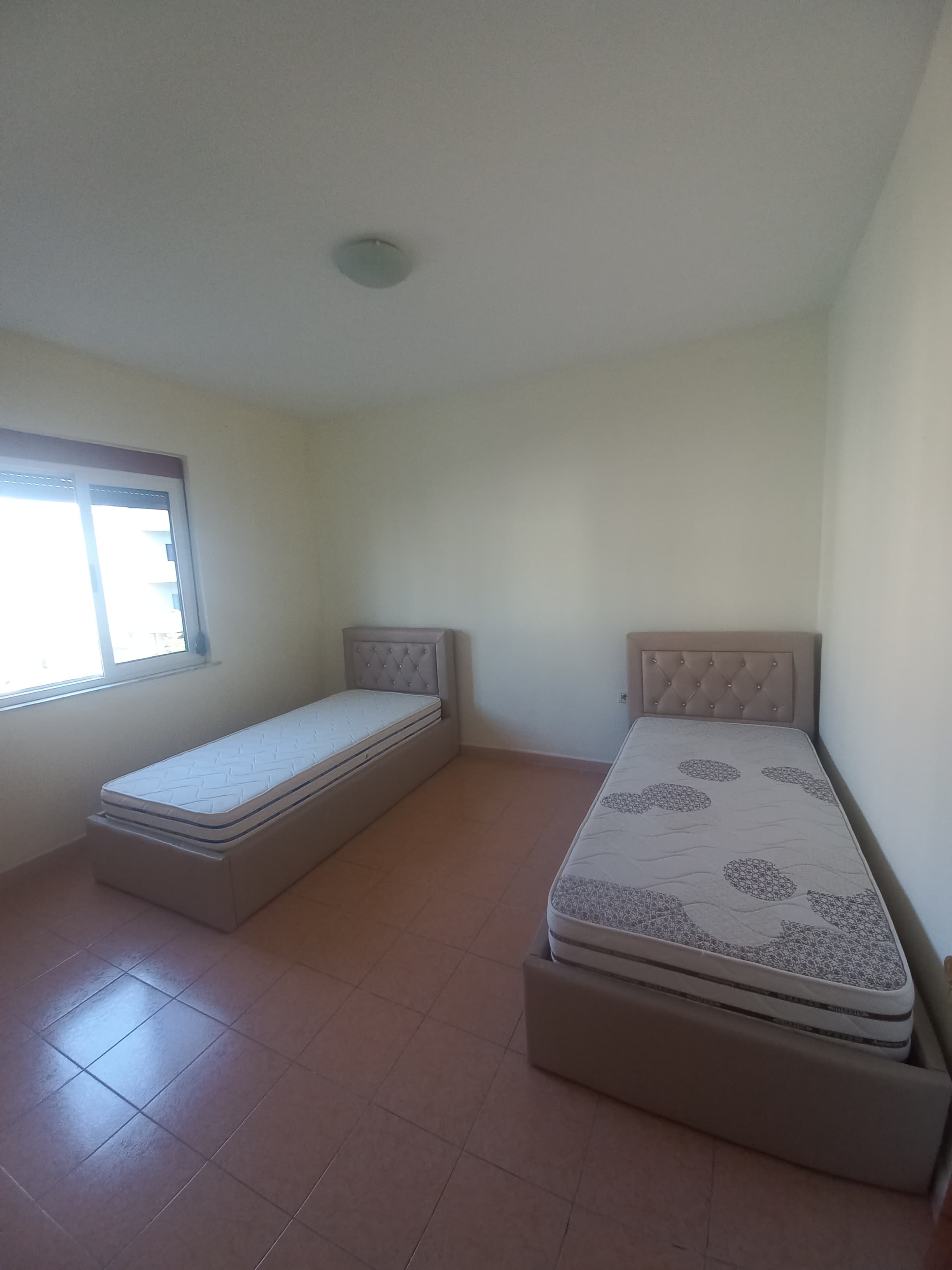 Shitet Apartament 2+1 | Pranë Kopshtit "Ivina", Durrës