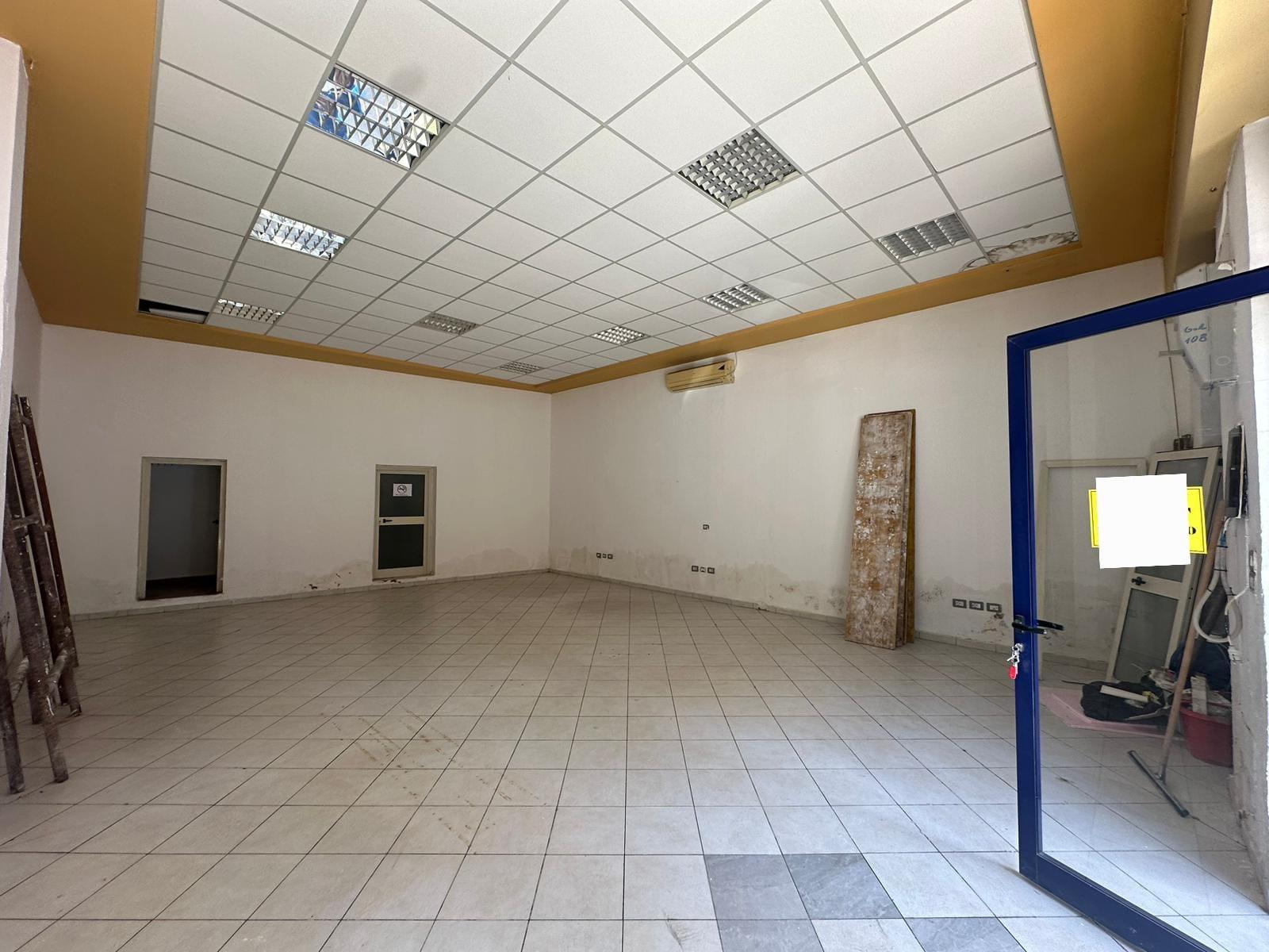 Gewerbefläche zum Kauf in Stadtzentrum, Durrës, 97 m² — Foto 2 von 5