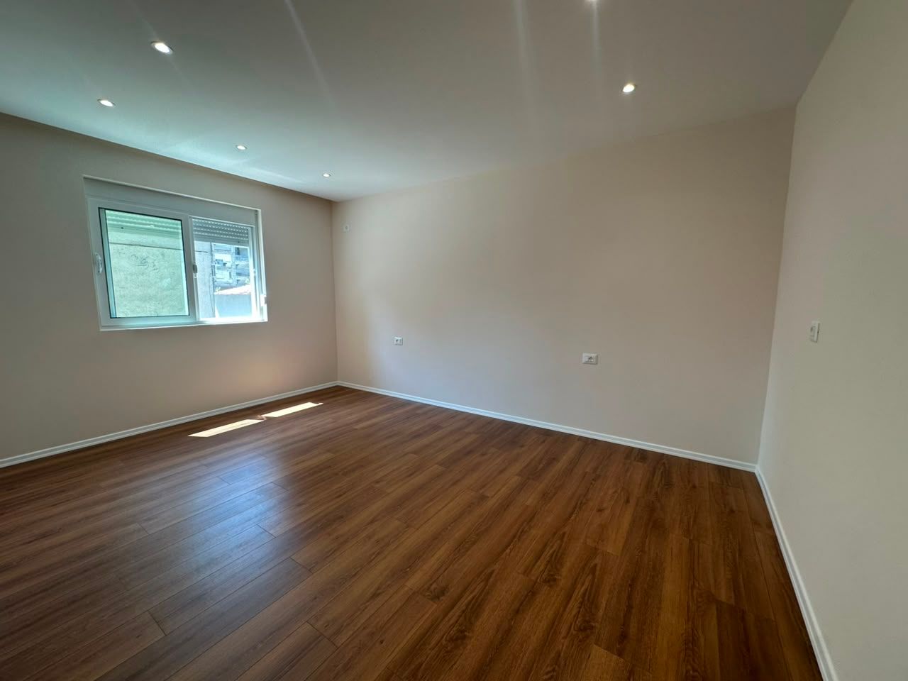 Shitet Apartament 2+1 | Lagjja 16, Durrës