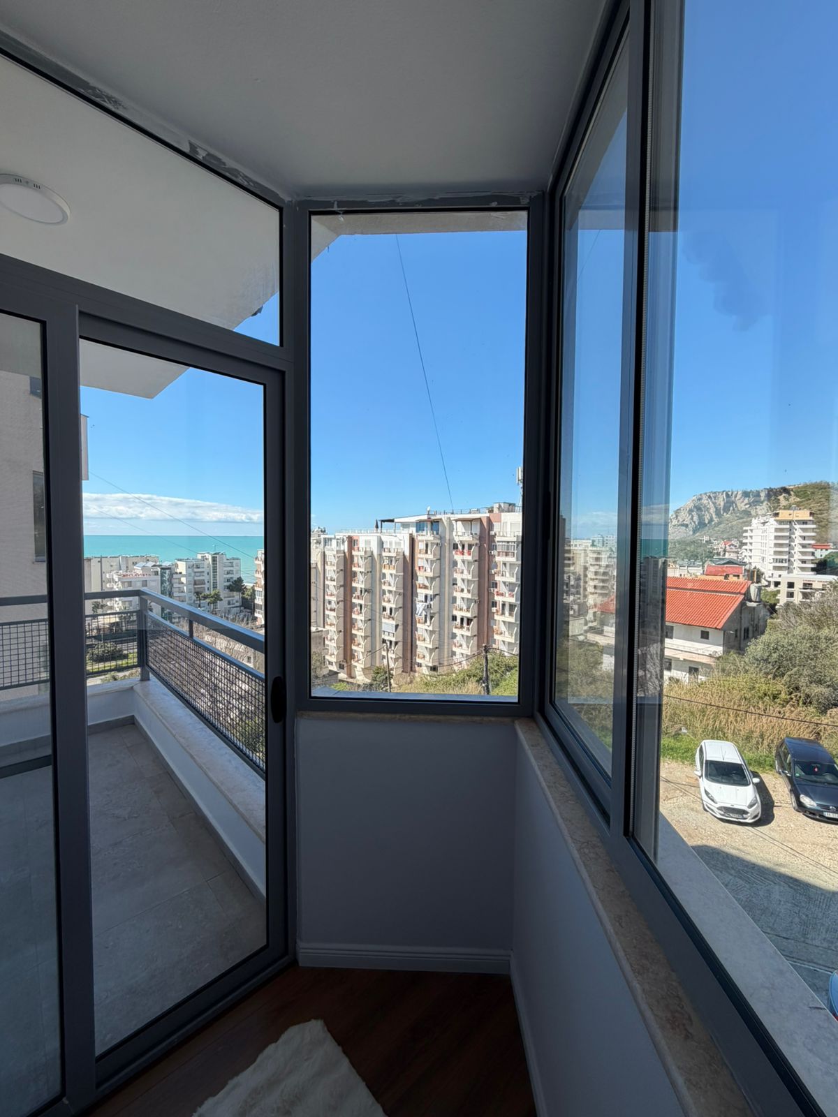 Shitet Apartament 2+1 me Pamje Deti | Shkëmbi i Kavajës, Durrës