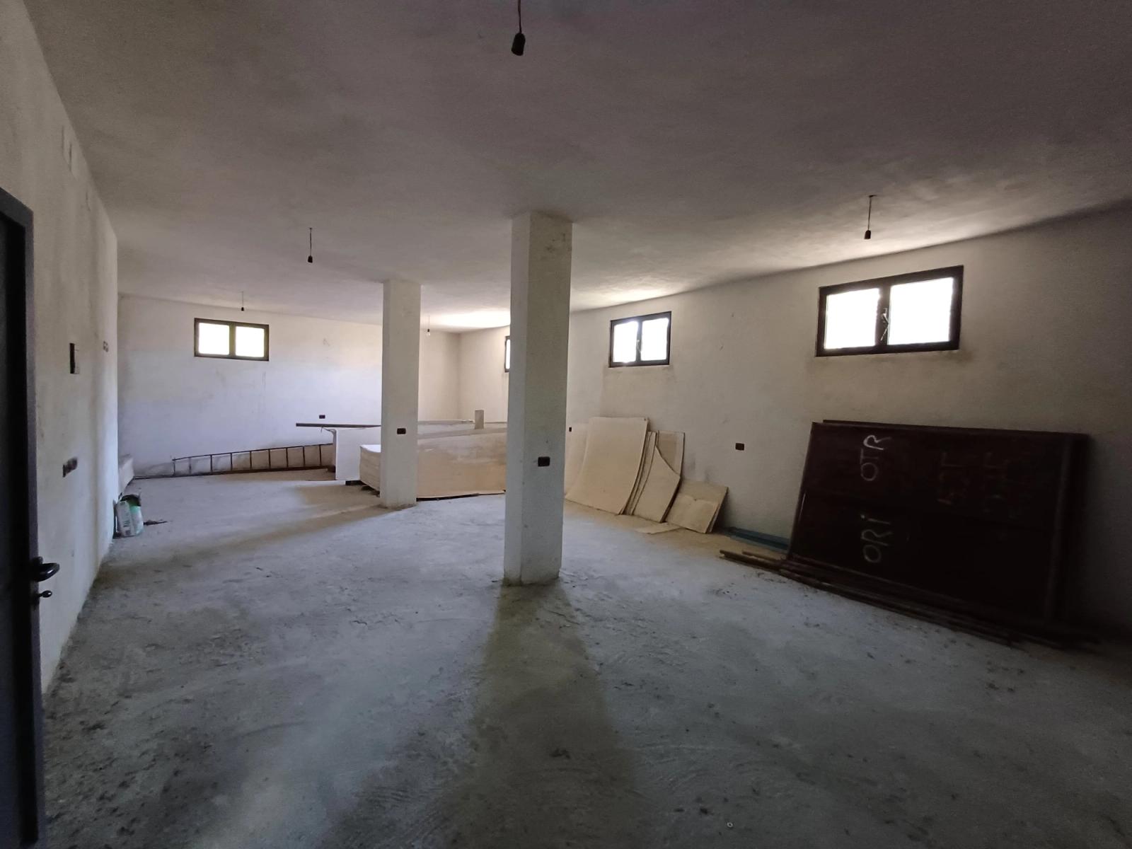 Haus zum Kauf in Stadtzentrum, Durrës, 351 m² — Foto 10 von 16