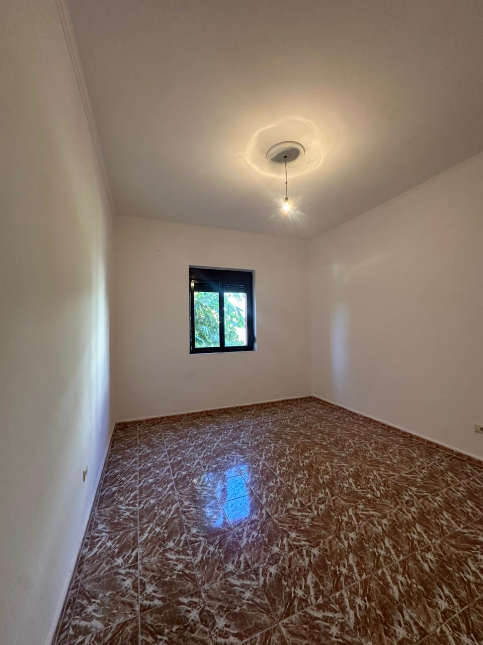 Shitet Apartament 2+1 | Muzeumi, Durrës