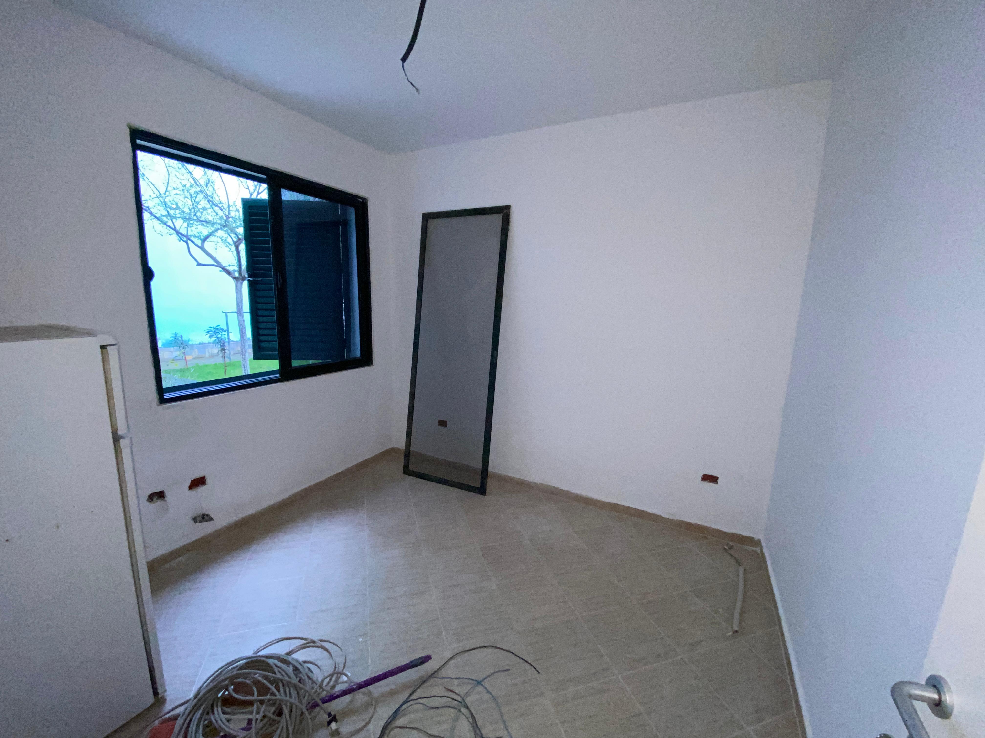 Shitet Apartament 2+1+2 me Oborr | Liburna, Golem, Durrës
