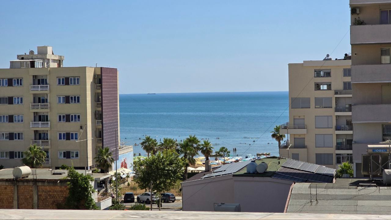 Apartament me tarracë të madhe dhe pamje deti
