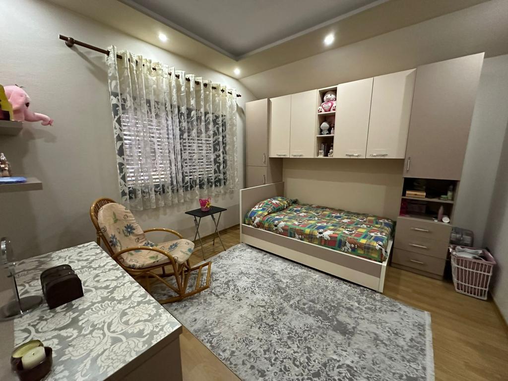 Shiten Kati i 2-të dhe Kati i 3-të i një Shtëpie Private | Shkozet, Durrës