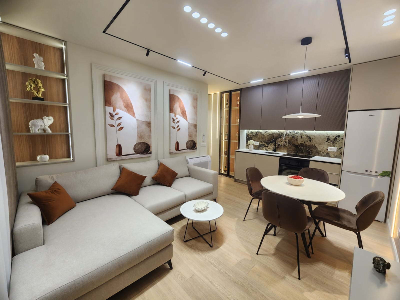 Shitet Apartament 1+1 | Pranë SPAR, Plazh, Durrës