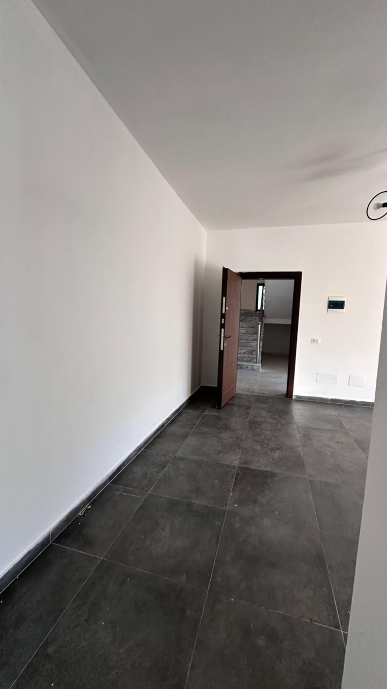 House for sale in City Center, Durres, 320 m² — photo 18 of 22