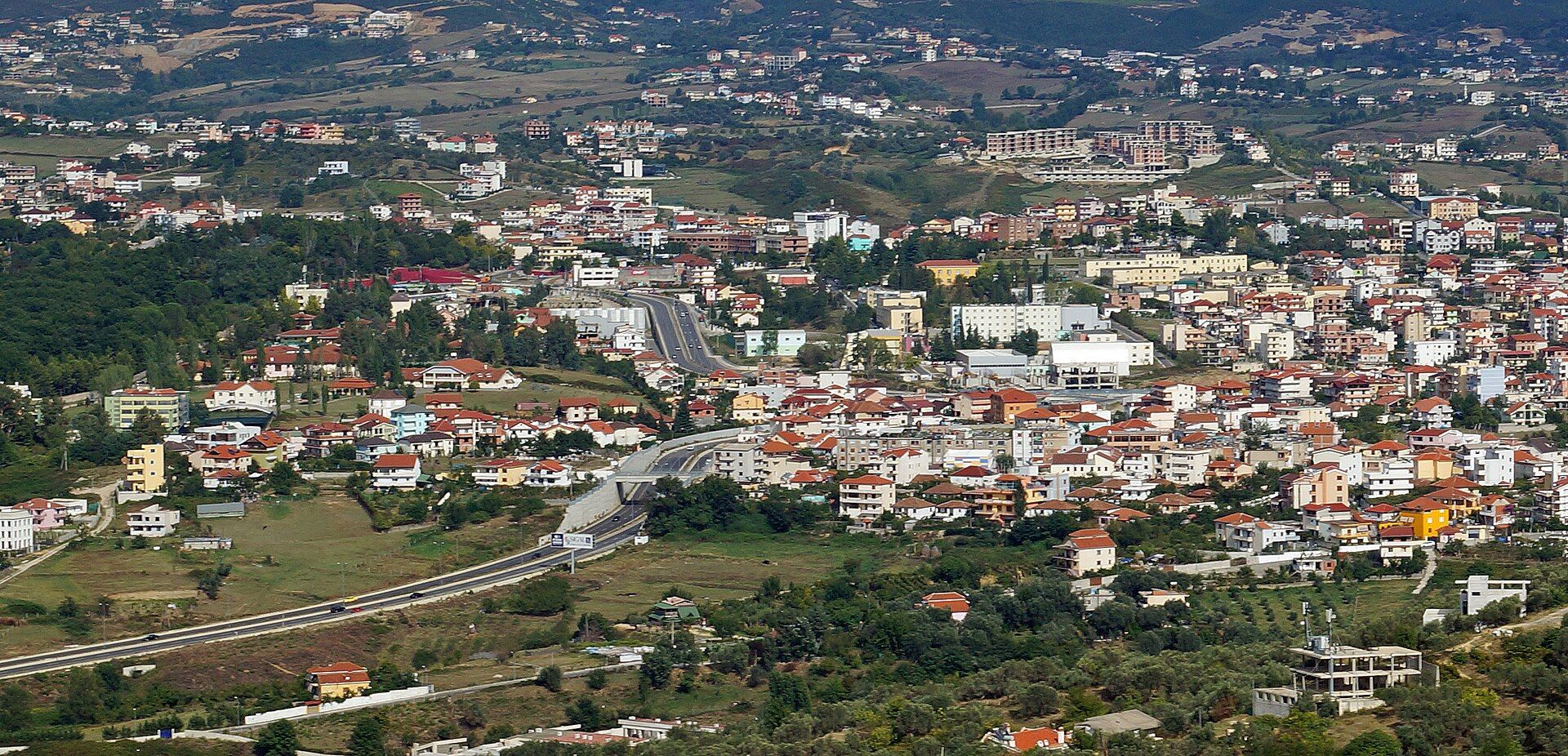 Sauk on the southern edge of Tirana, with the outer ring road — Albinfo