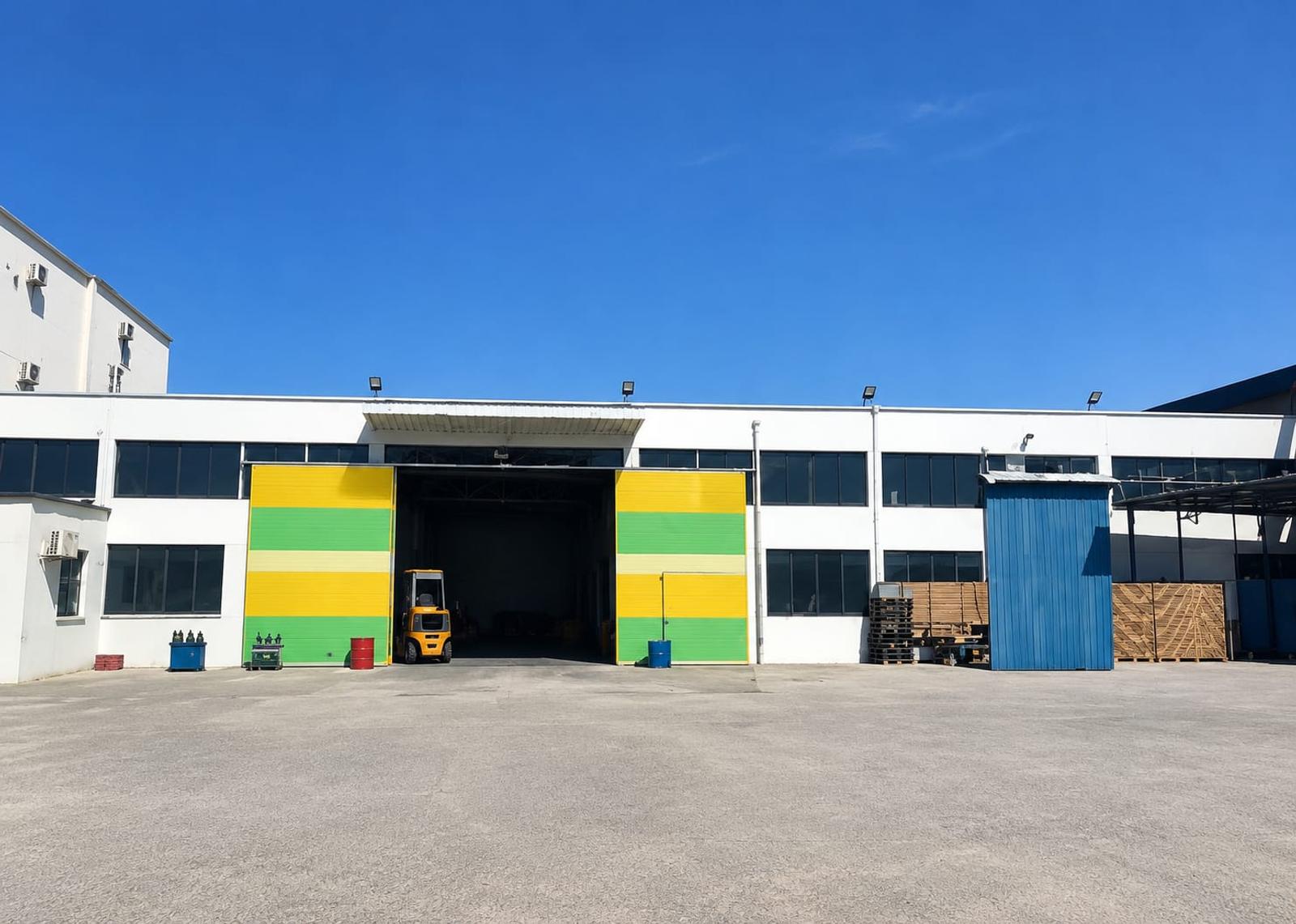 Gewerbefläche zum Kauf in Xhafzotaj, Durrës, 2120 m² — Foto 1 von 6