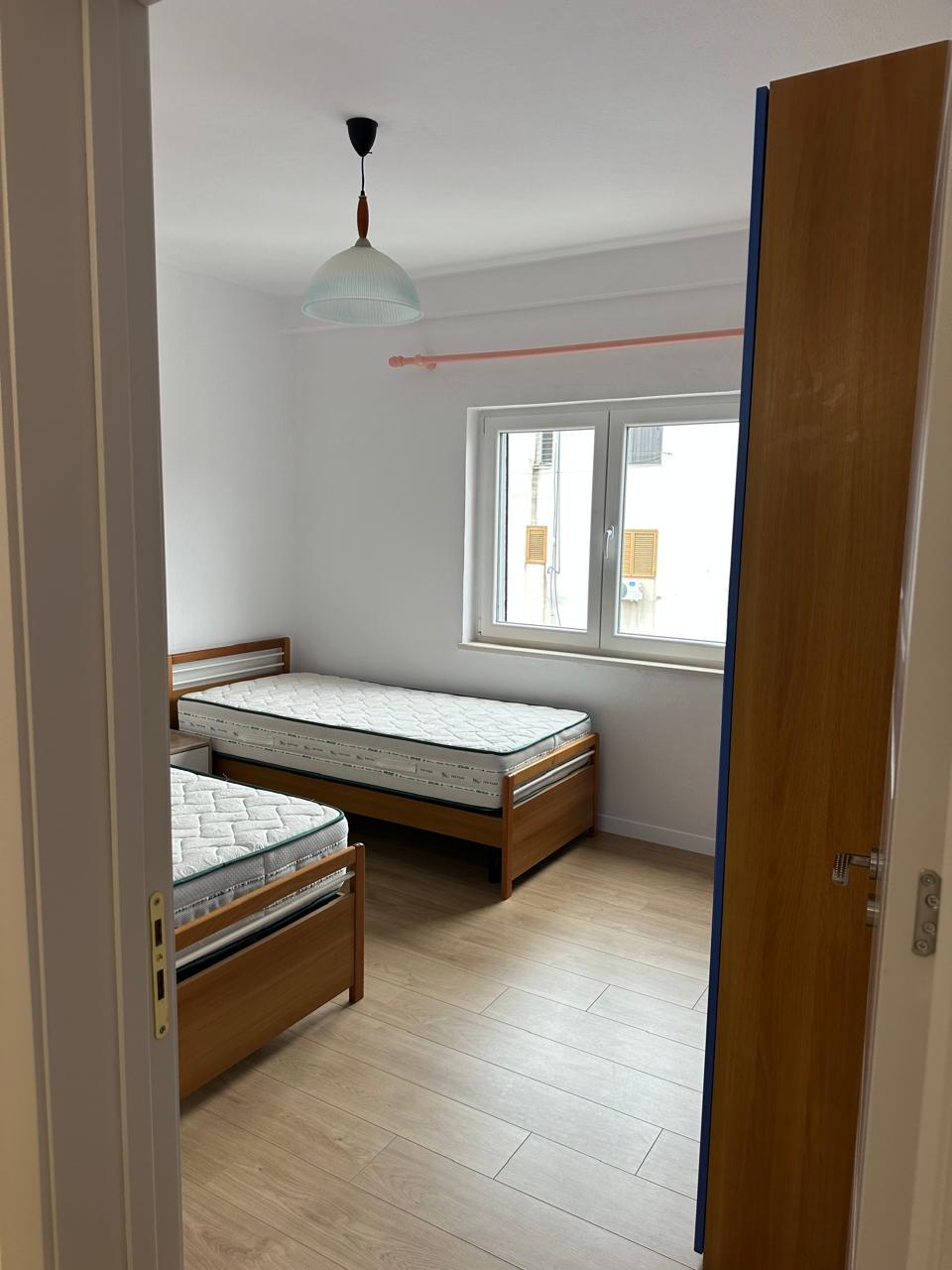 Shitet Apartament 3+1 | Tek Markata, Durrës