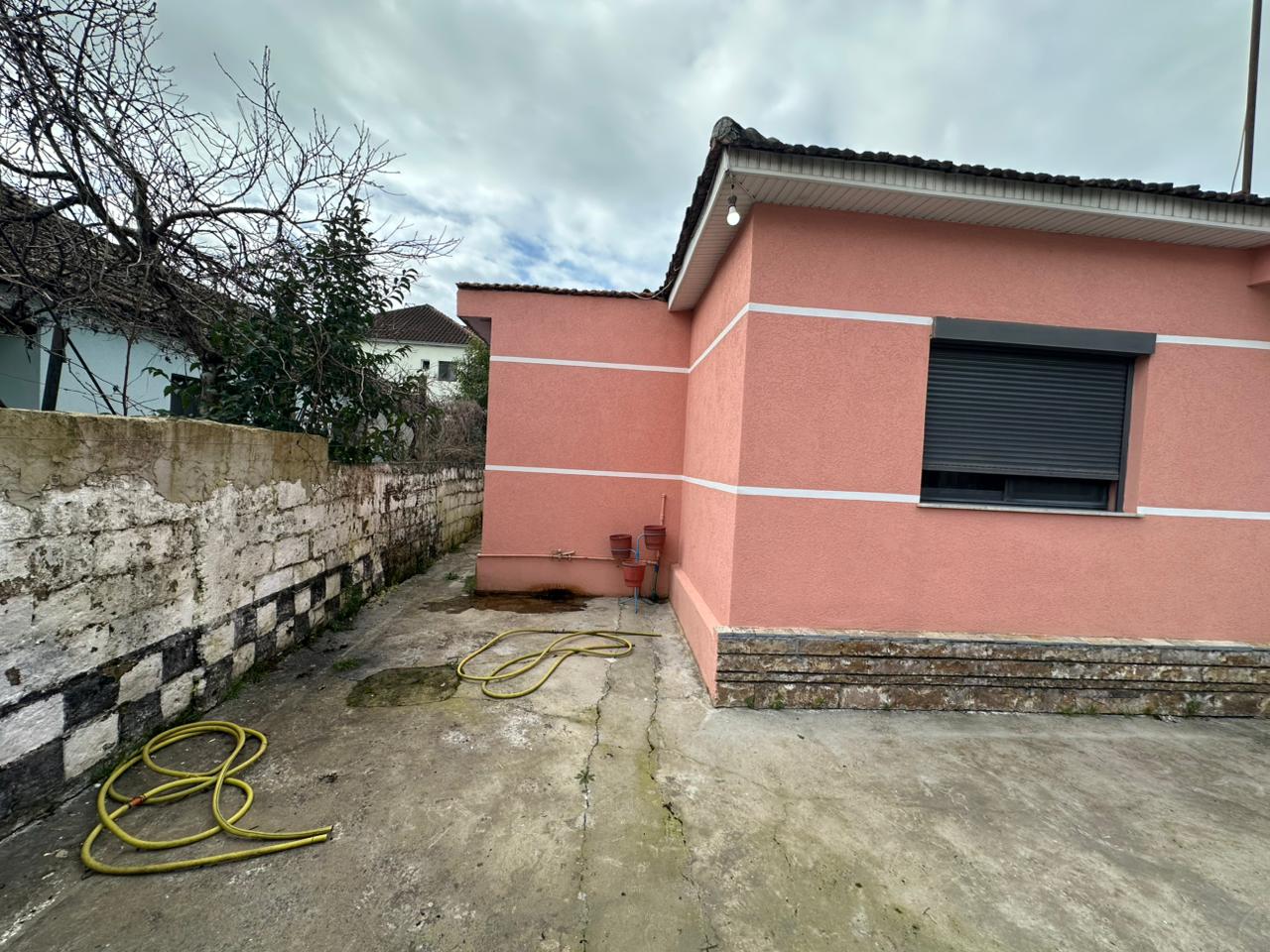 Shitet Shtëpi Private 1-Katëshe | 4 Rrugët, Shijak, Durrës